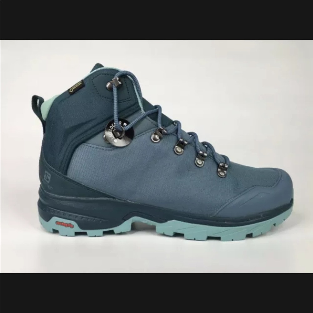 Salomon Womens Outback 500 GTX Lightweight Waterproof Trail Hiking Boots.